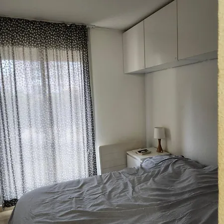 Apartment Joli 3 Pieces Avec Jardin *